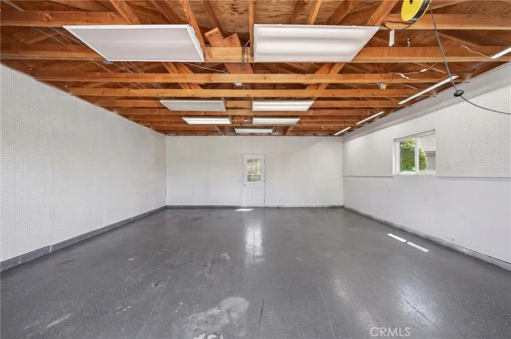 https://cdn.realtyfeed.com/cdn/127/306718408/9eadb82b01aacb53c43bf4fedc48aed3.webp