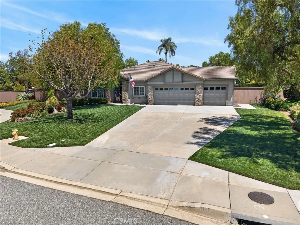 https://cdn.realtyfeed.com/cdn/127/306718408/eaebbbb10670578237f53f907a3b120e.webp