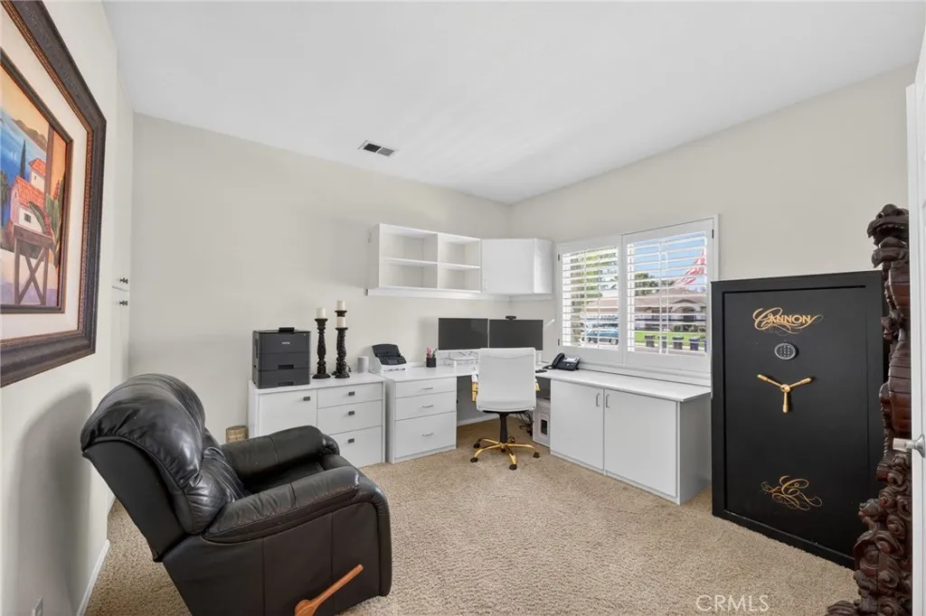 https://cdn.realtyfeed.com/cdn/127/306718408/ec9d72e810439bcd80c7bfe9a8c16d9a.webp