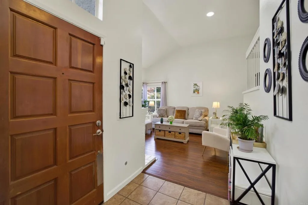 https://cdn.realtyfeed.com/cdn/127/306718433/bed318cec2d1e1630b835b73ab6b3d0d.webp