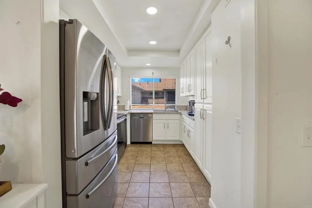 https://cdn.realtyfeed.com/cdn/127/306718433/e22413c7386464ea8b8a8a882ff82672.webp