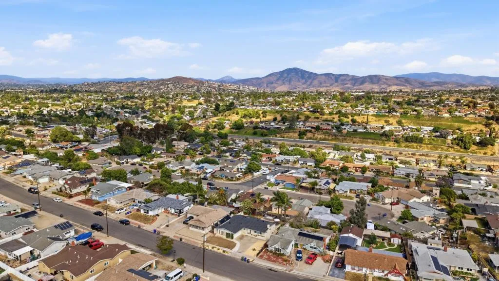 https://cdn.realtyfeed.com/cdn/127/306718530/1bdff7a1db60c8ca66cb13080fa374a0.webp