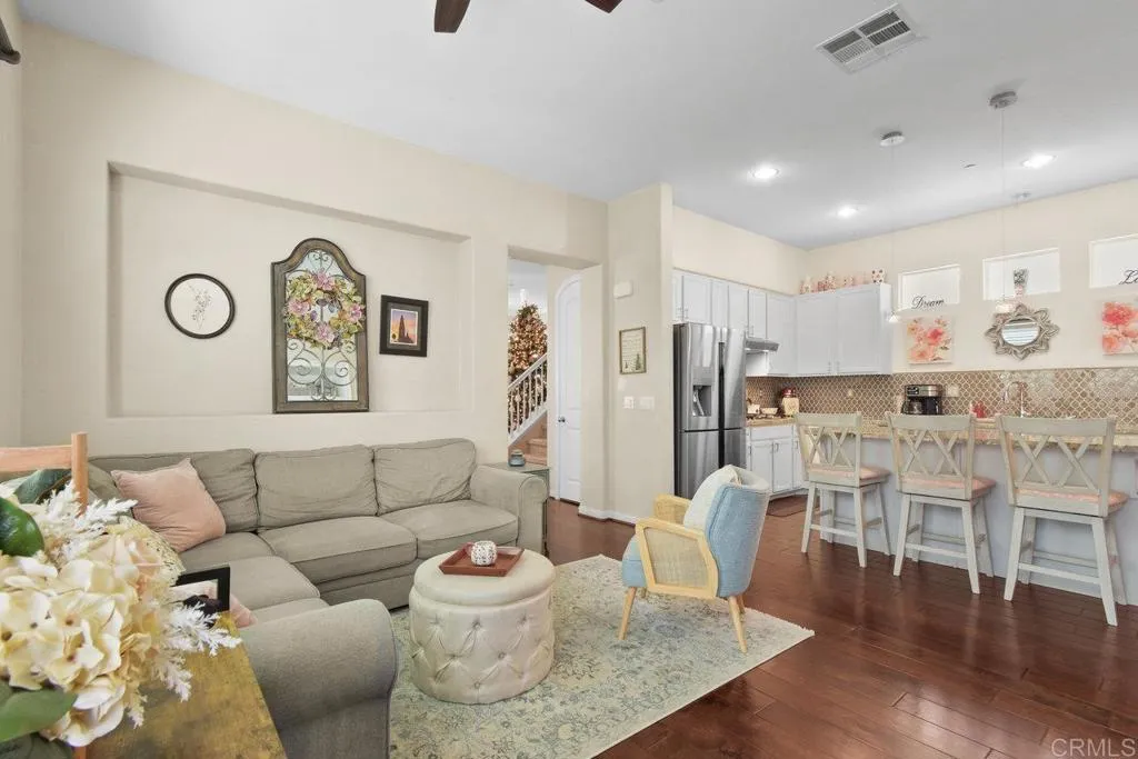 https://cdn.realtyfeed.com/cdn/127/306718535/1e8836d944552f353d878a09ee2d06a8.webp