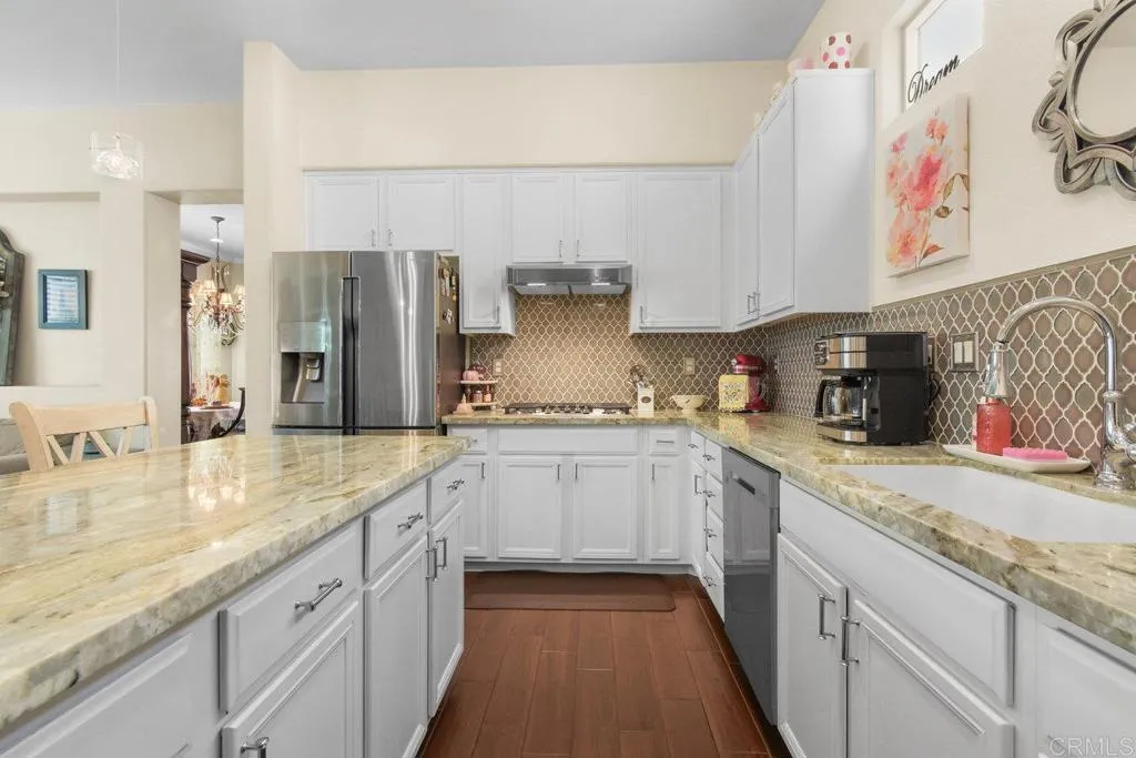 https://cdn.realtyfeed.com/cdn/127/306718535/1ef25bd4f2472fba58f27a5b5453e662.webp