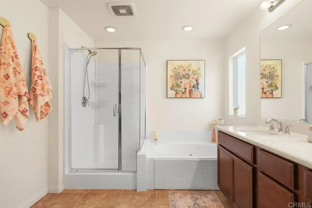 https://cdn.realtyfeed.com/cdn/127/306718535/360bf559a8880713d8c9a28cd49274d4.webp