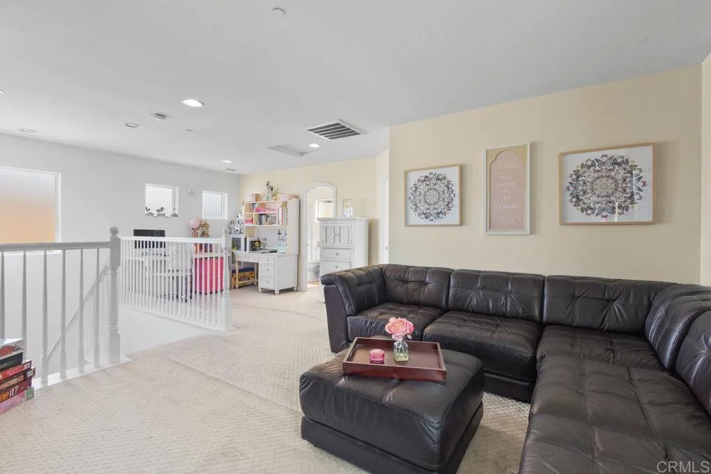 https://cdn.realtyfeed.com/cdn/127/306718535/67b841747f9e795795d4faf1bbc57ed8.webp