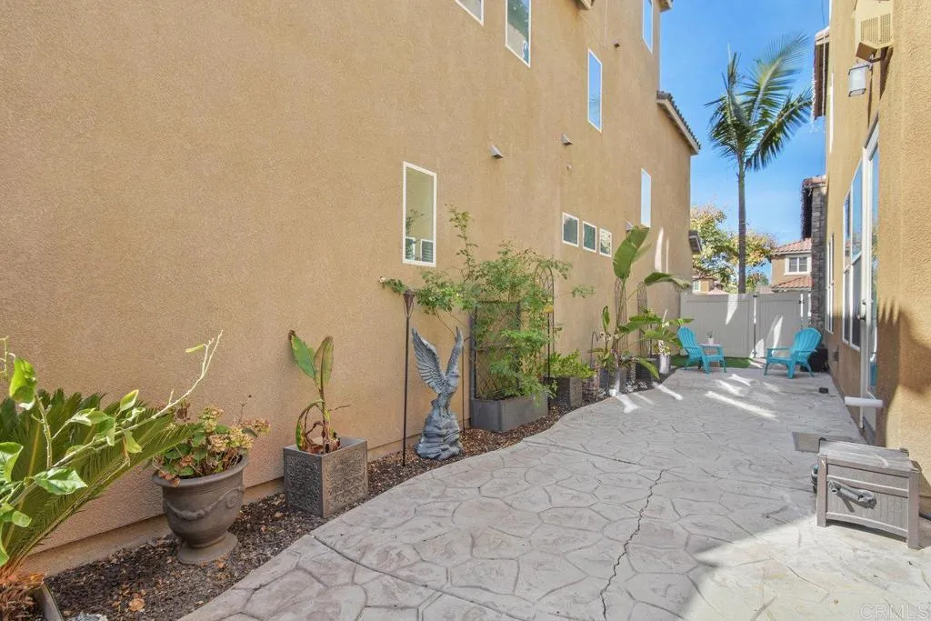 https://cdn.realtyfeed.com/cdn/127/306718535/cf194336c1fbfbf266970aa4b3696c06.webp