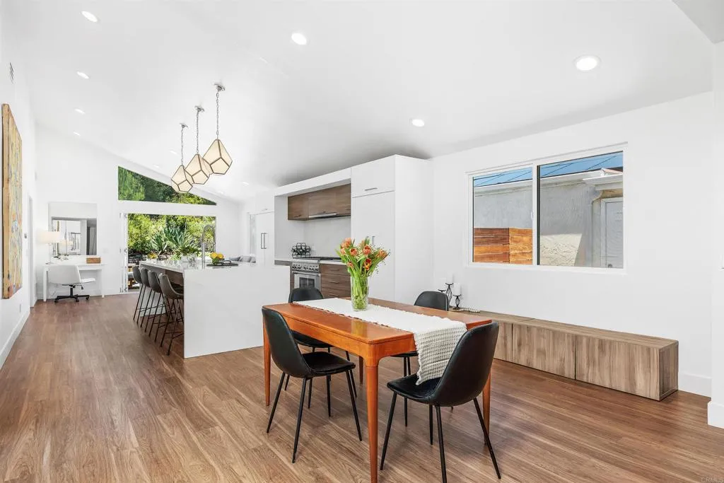 https://cdn.realtyfeed.com/cdn/127/306718555/777066d3239561d277b56cd62caf1dff.webp