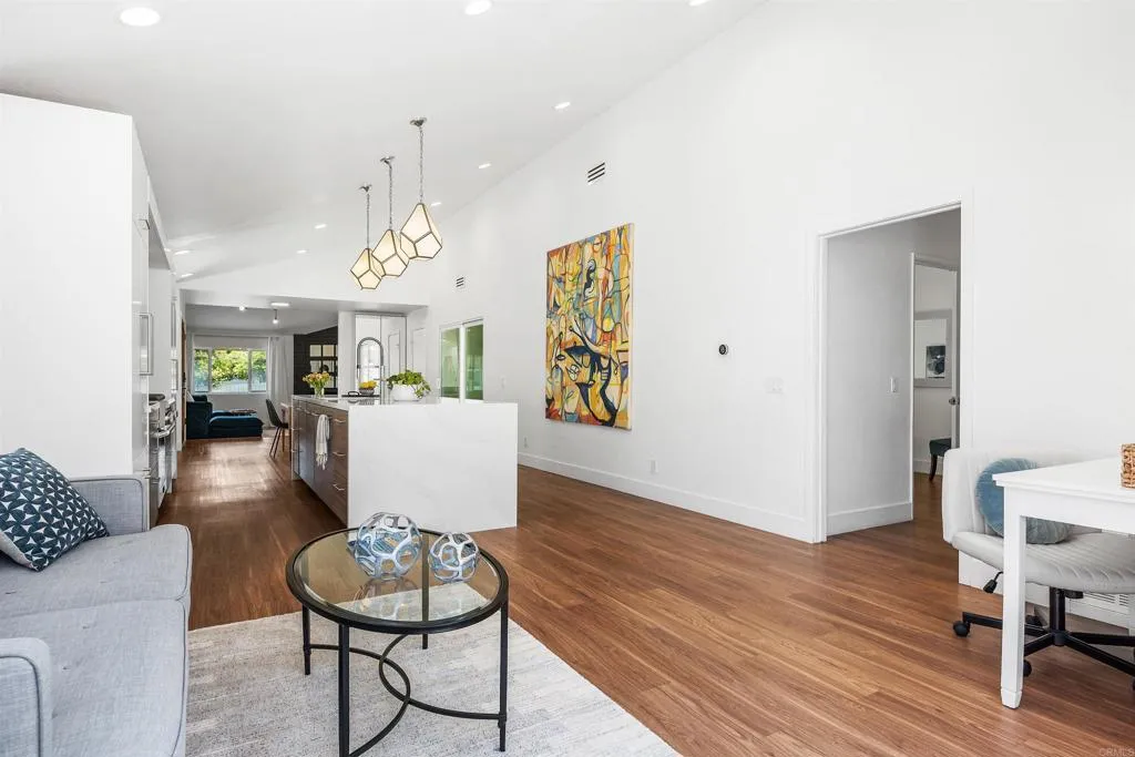 https://cdn.realtyfeed.com/cdn/127/306718555/e887f30a1baaa8557727e16b4c17d860.webp