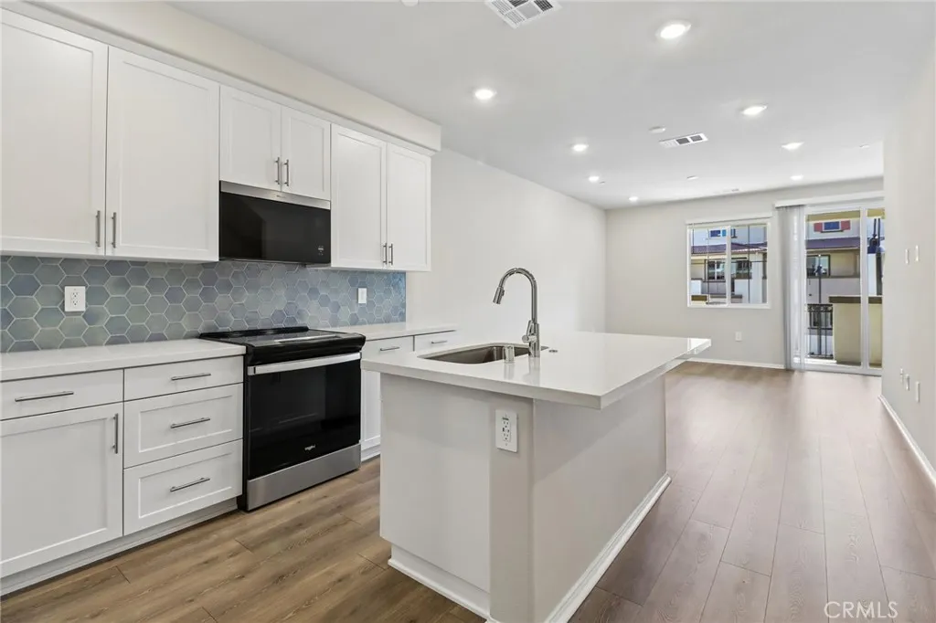 https://cdn.realtyfeed.com/cdn/127/306718564/54012a6a51cbc59f9140cceb334f894b.webp
