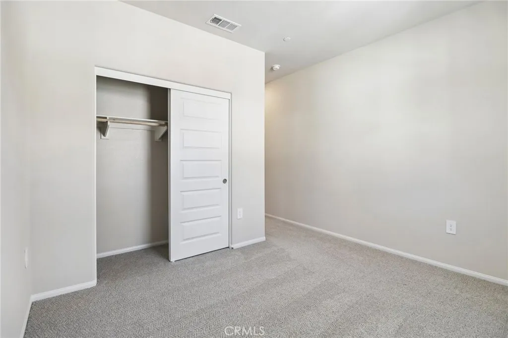 https://cdn.realtyfeed.com/cdn/127/306718564/a5718f45837ecb3f98504da3964540e9.webp
