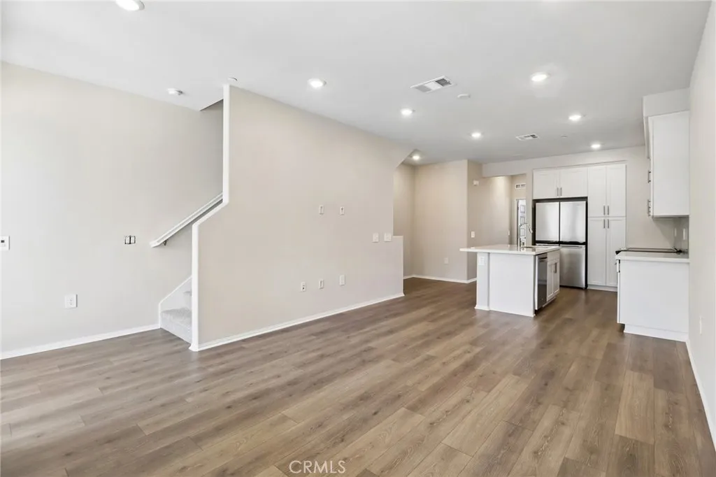 https://cdn.realtyfeed.com/cdn/127/306718564/cb39c90e9e4f562b89c770c9f7c8e995.webp