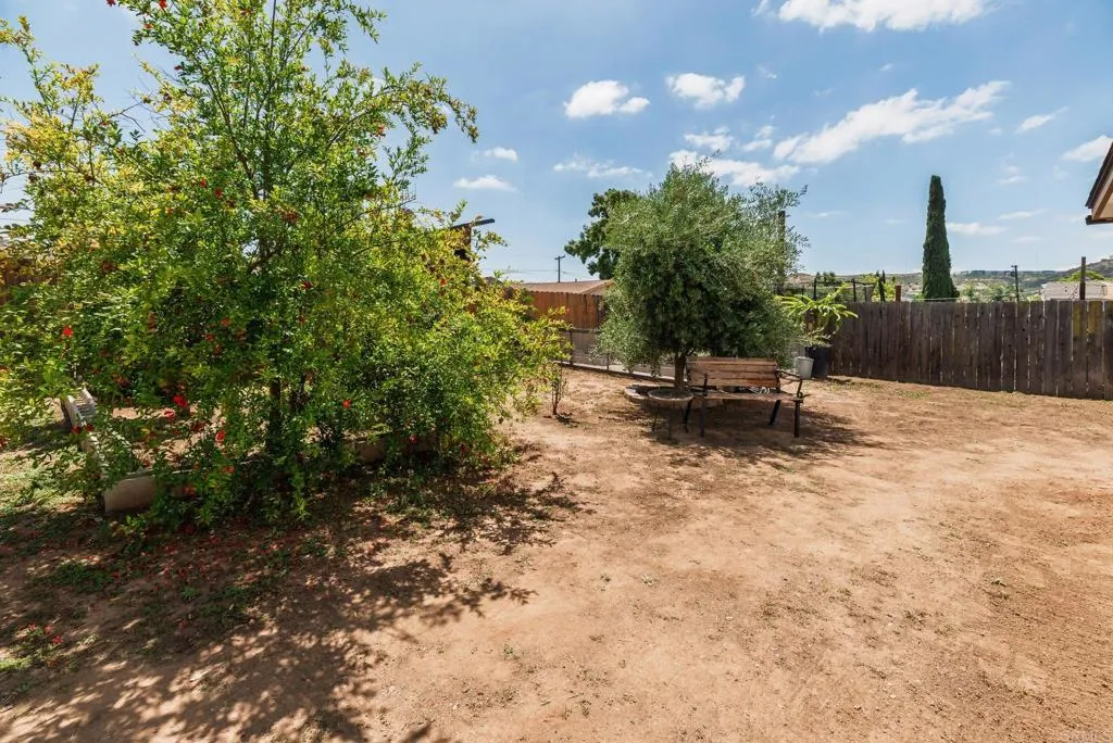 https://cdn.realtyfeed.com/cdn/127/306718606/1bea4104ff65903a65f0e33338d5008e.webp