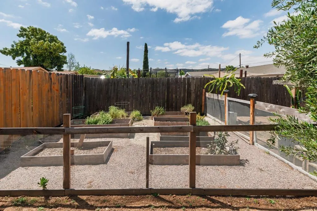 https://cdn.realtyfeed.com/cdn/127/306718606/2ad33394a6abee2ba2d0e99f01a665a8.webp