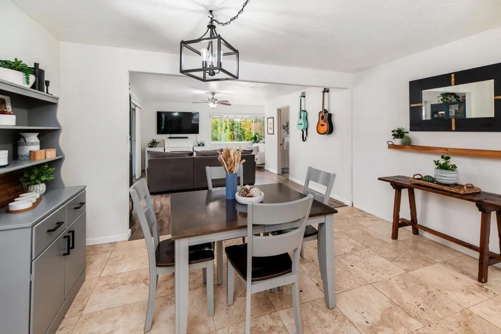 https://cdn.realtyfeed.com/cdn/127/306718606/82c2952fef602133b4366e1363dcbafe.webp
