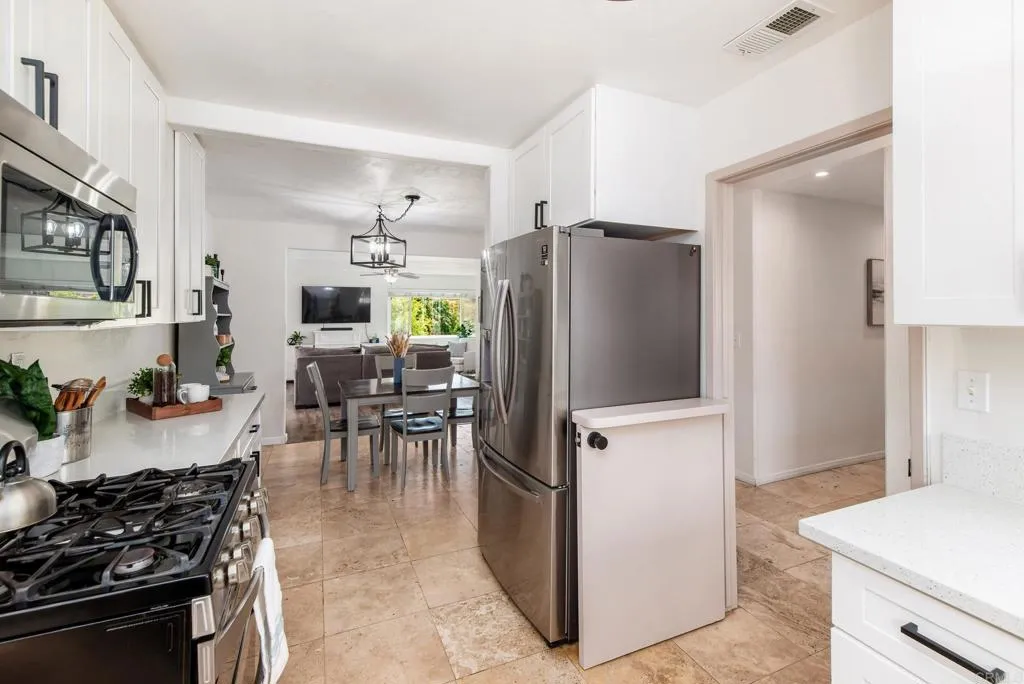 https://cdn.realtyfeed.com/cdn/127/306718606/d58db158c67aa5441b1e95c7dda9fc1a.webp