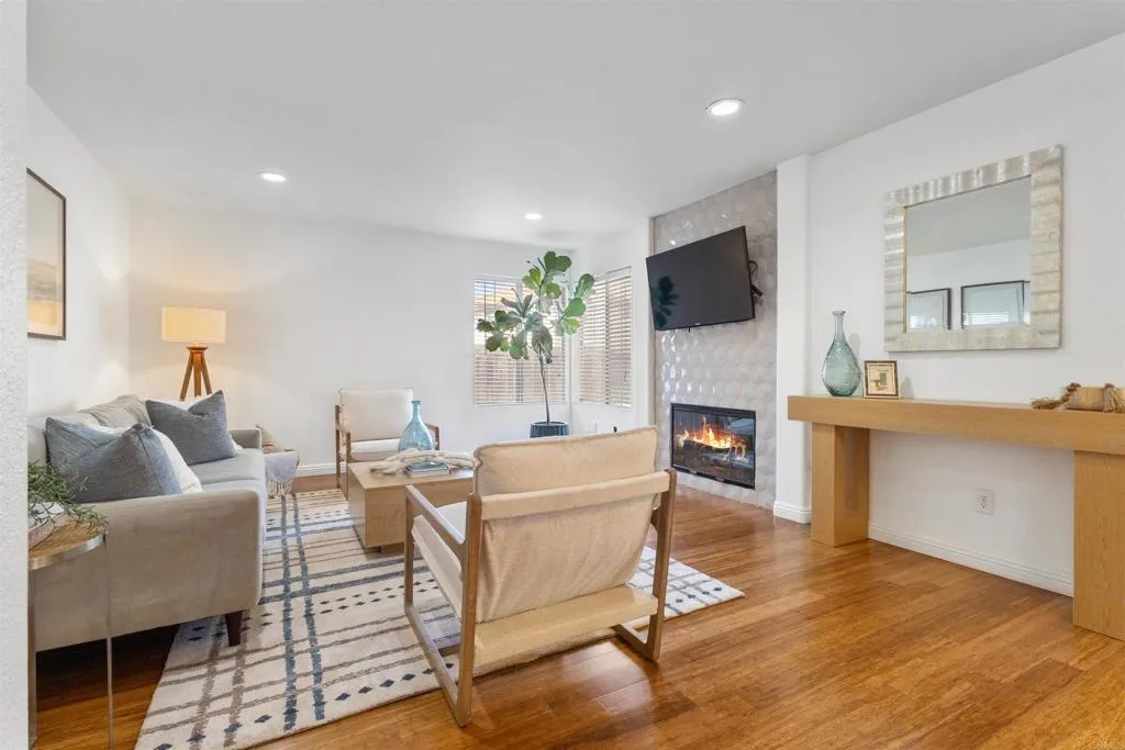 https://cdn.realtyfeed.com/cdn/127/306718609/3e31f8c85dcc5d4c9128c90dff5dec58.webp