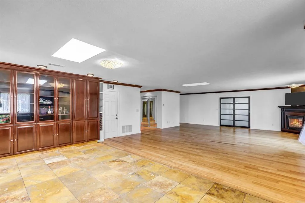 https://cdn.realtyfeed.com/cdn/127/306718640/3d6404ad284034e29ccf2fae2d4f0ca0.webp