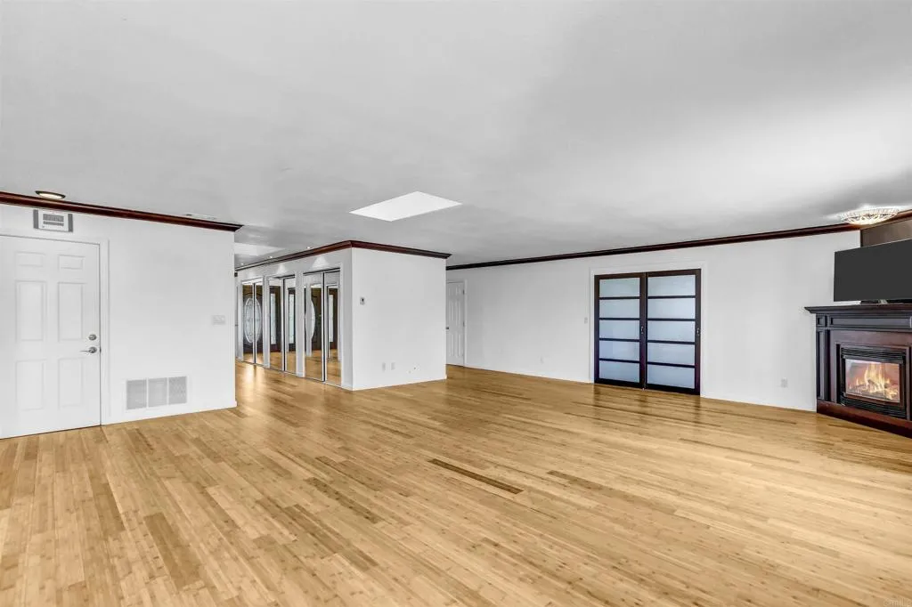 https://cdn.realtyfeed.com/cdn/127/306718640/88e65198975dce80cb310b9dbc5d8477.webp