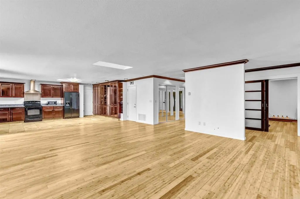 https://cdn.realtyfeed.com/cdn/127/306718640/afac1e548698faca52f8b96bb10b0cf2.webp
