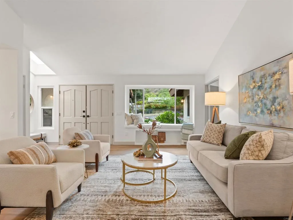 https://cdn.realtyfeed.com/cdn/127/306718660/9caaf4eafaeb1202914e975255d777d6.webp