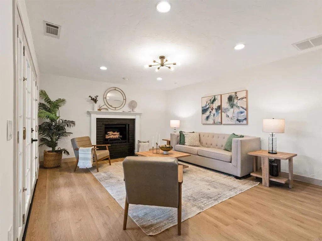 https://cdn.realtyfeed.com/cdn/127/306718660/d8cfa985b383b58438a49052f2e4ea2e.webp
