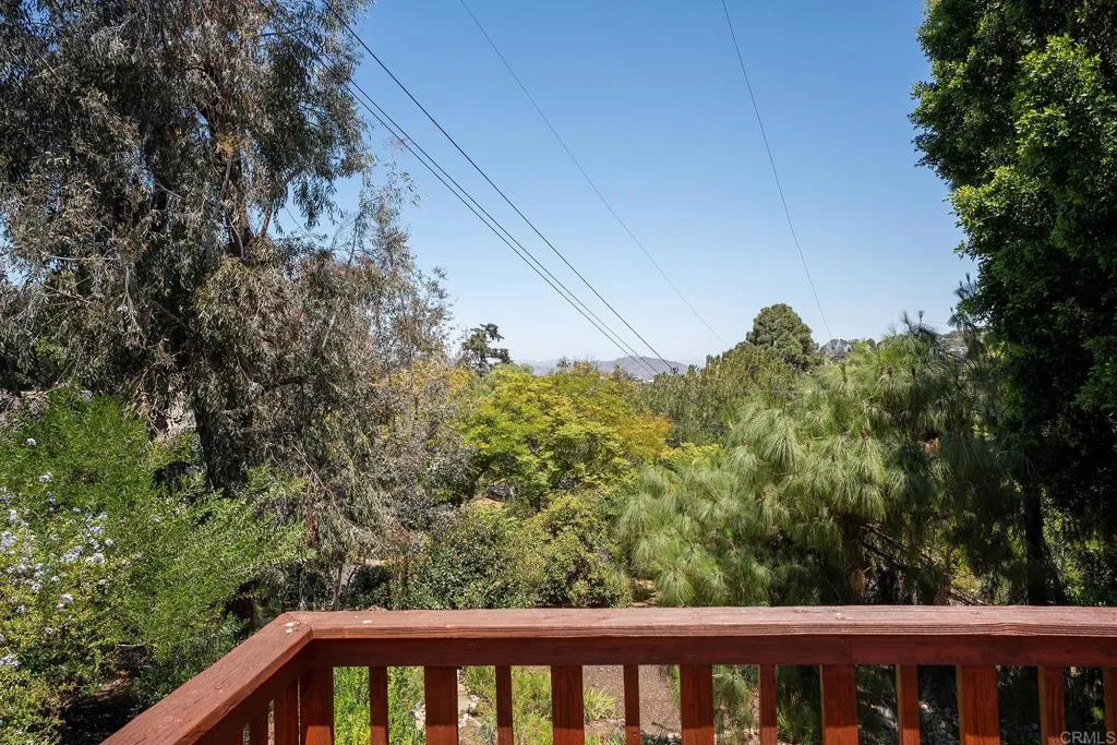 https://cdn.realtyfeed.com/cdn/127/306718692/2bccc6925590e27006a70af29636c648.webp