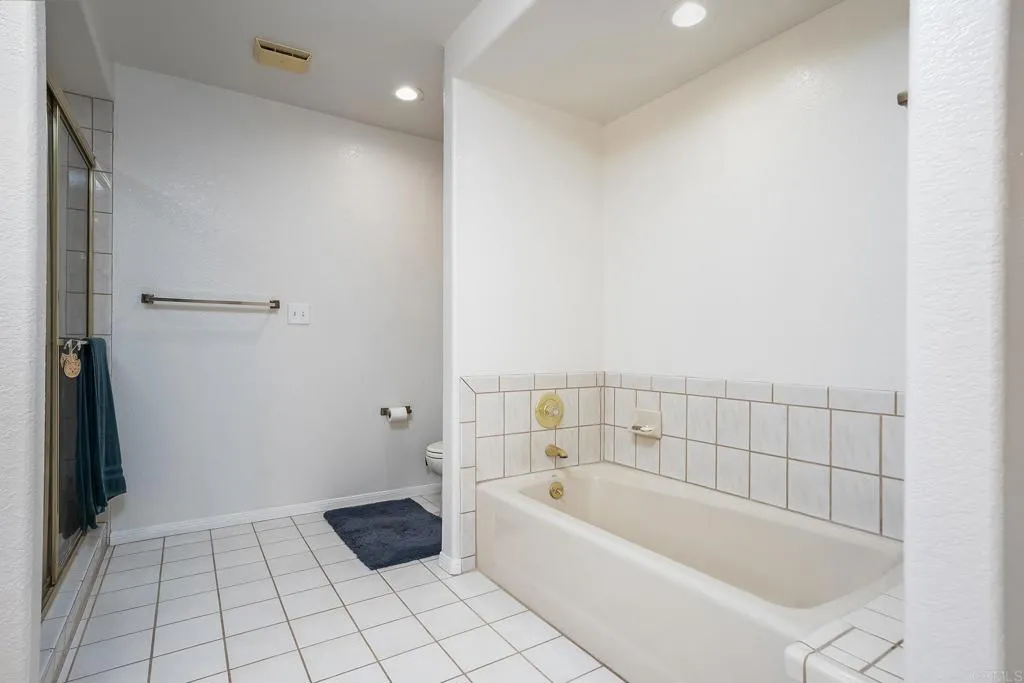 https://cdn.realtyfeed.com/cdn/127/306718692/6cc5d4b810b4d0551c1561f4fd87a974.webp