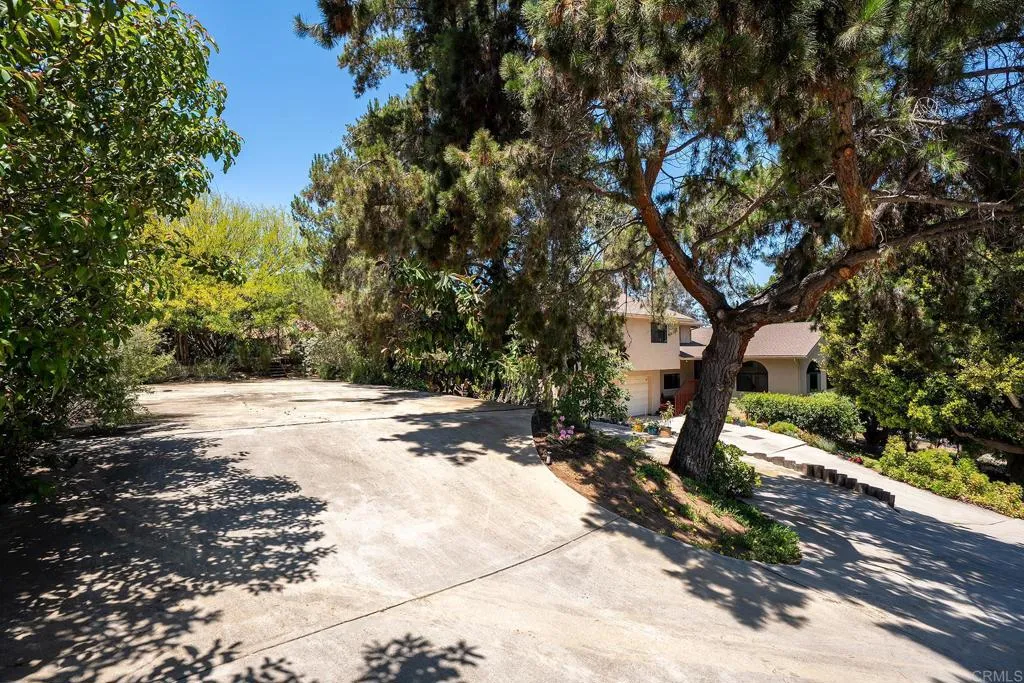 https://cdn.realtyfeed.com/cdn/127/306718692/93db4608cfb5b7317c06b5e92503ecf8.webp
