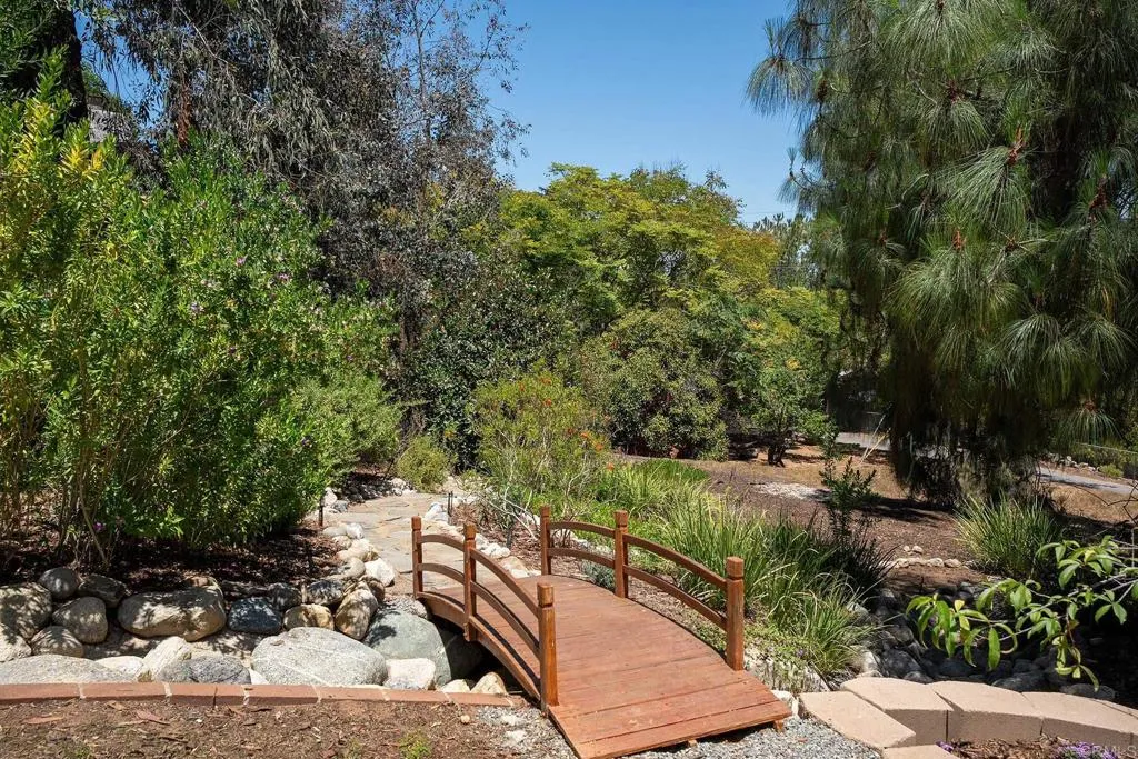 https://cdn.realtyfeed.com/cdn/127/306718692/9765ffa8ccfd4b04df45c65f398582bc.webp