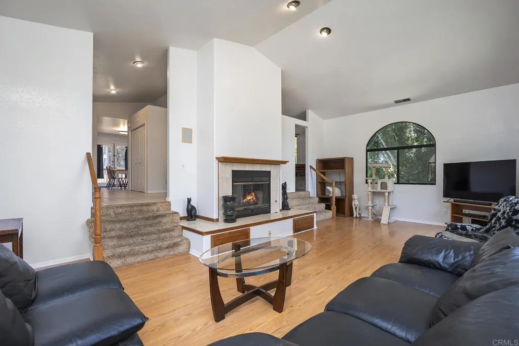 https://cdn.realtyfeed.com/cdn/127/306718692/98e052bfe0d822de2afa47b1baa31ba4.webp