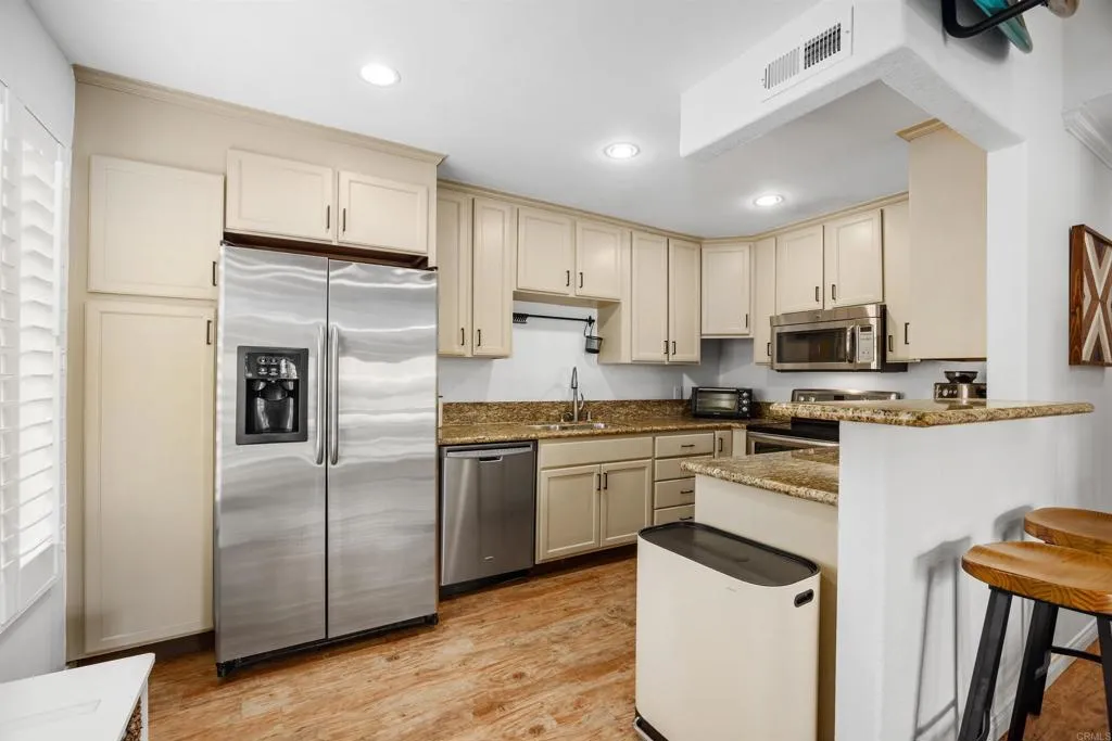 https://cdn.realtyfeed.com/cdn/127/306718707/8dad2ac7638a09c3d3f26c92a272bf93.webp