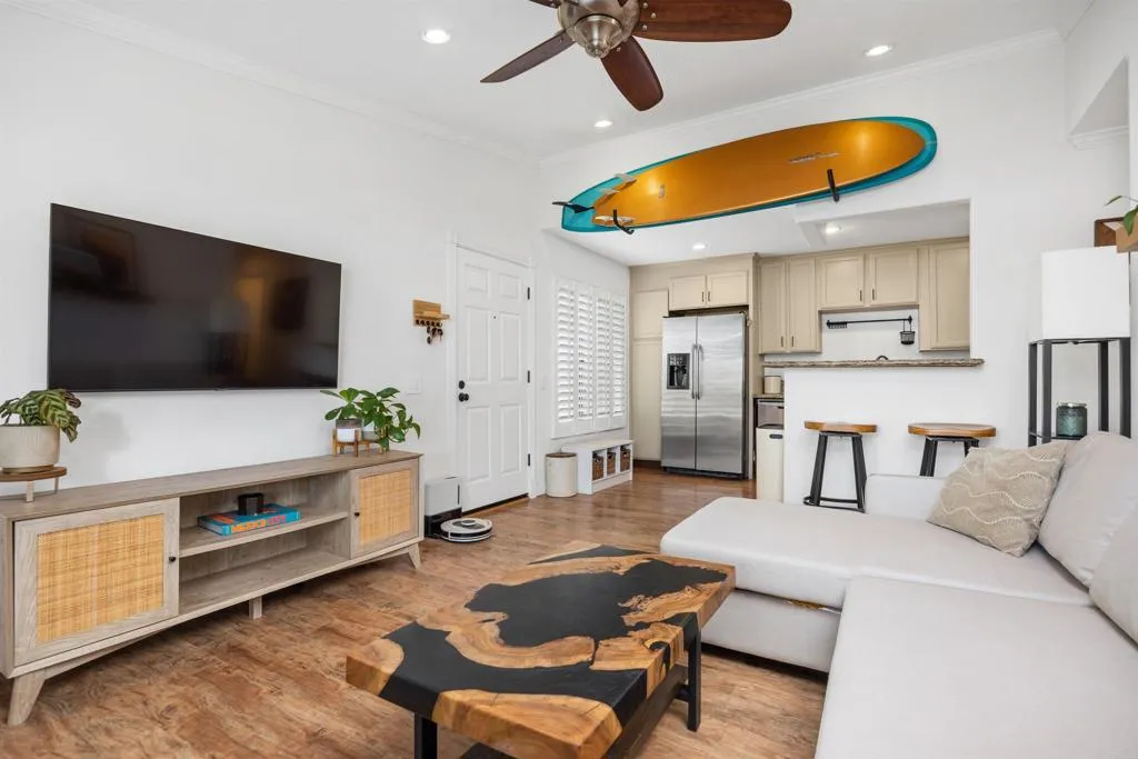 https://cdn.realtyfeed.com/cdn/127/306718707/d61de86bfc3ecc24380f9ec49ae46fb8.webp