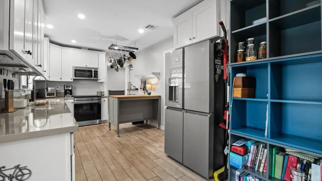 https://cdn.realtyfeed.com/cdn/127/306718711/1806f9cddbd631d9de22ebe38784beaa.webp