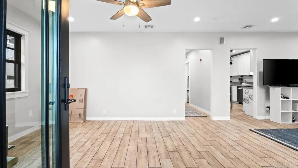 https://cdn.realtyfeed.com/cdn/127/306718711/194952b774d3a43a8c1a1246863309dc.webp
