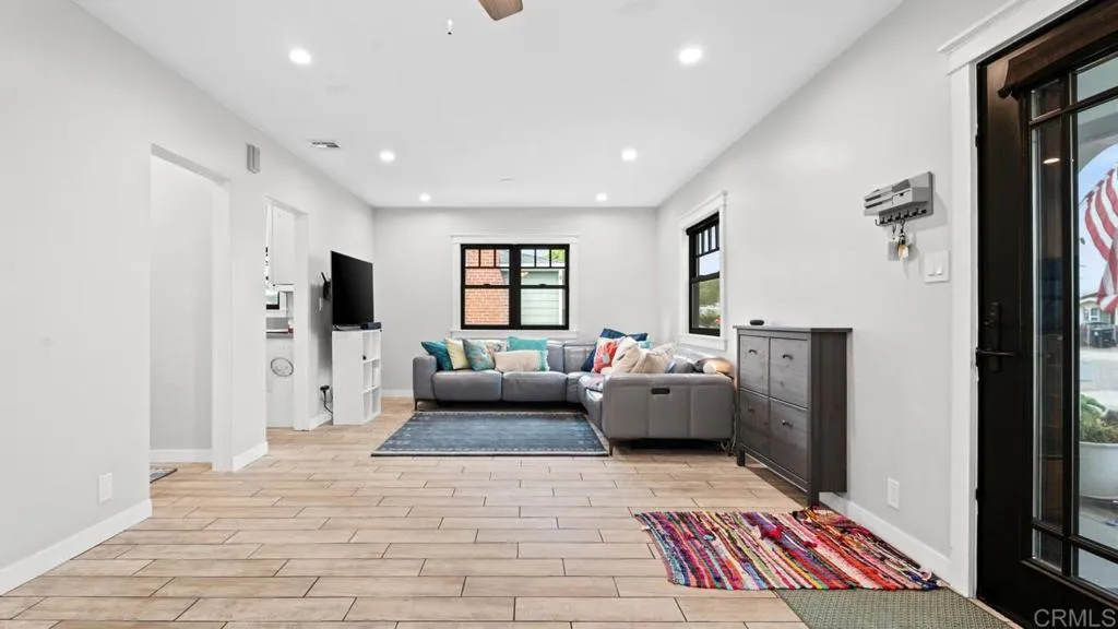 https://cdn.realtyfeed.com/cdn/127/306718711/1dfd3ac595f3ae0807d526cd9f759399.webp