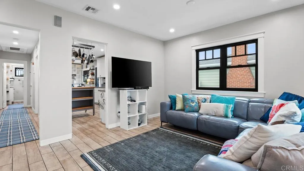 https://cdn.realtyfeed.com/cdn/127/306718711/67a60af23b717f1442174e1017da9871.webp