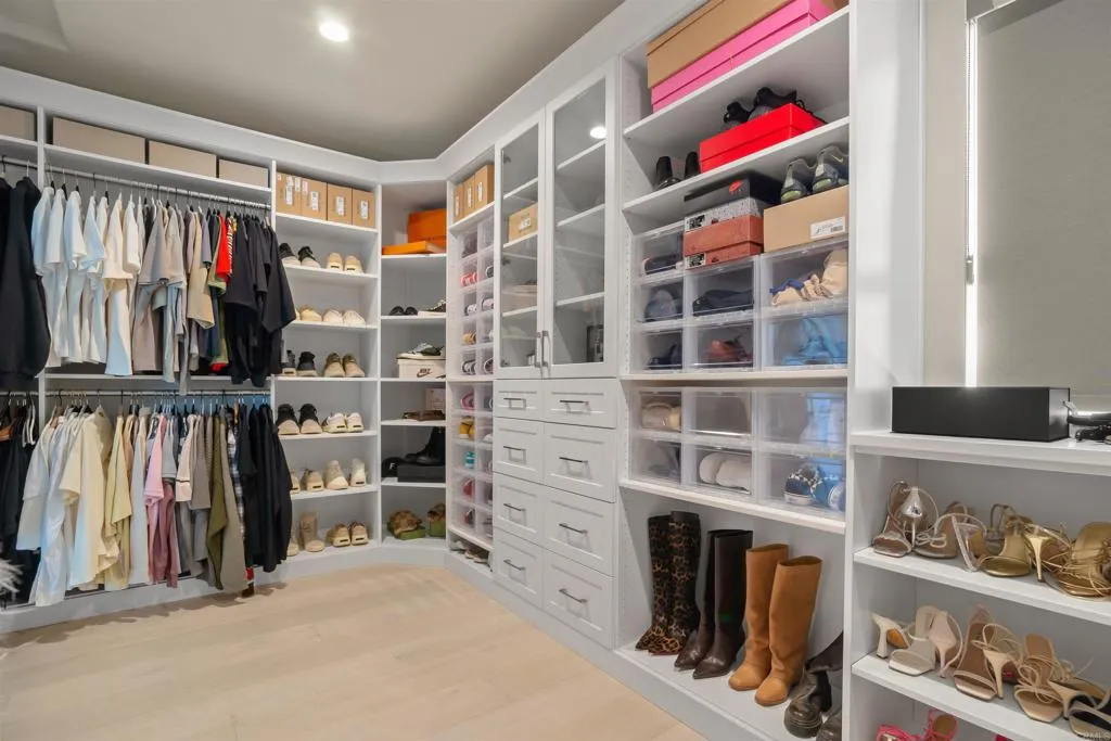 https://cdn.realtyfeed.com/cdn/127/306718724/10e577b6e27c51f7cc3cd631936eb3ff.webp