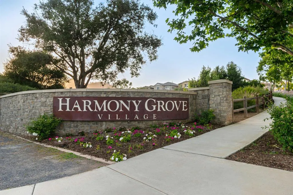 https://cdn.realtyfeed.com/cdn/127/306718724/521ebf6a2050eca3f074003e8539f605.webp