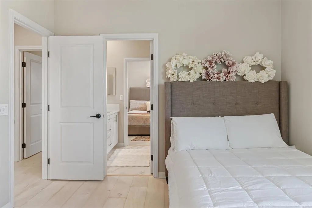 https://cdn.realtyfeed.com/cdn/127/306718724/574d1e615802f3275bad391ea9dbcb5b.webp