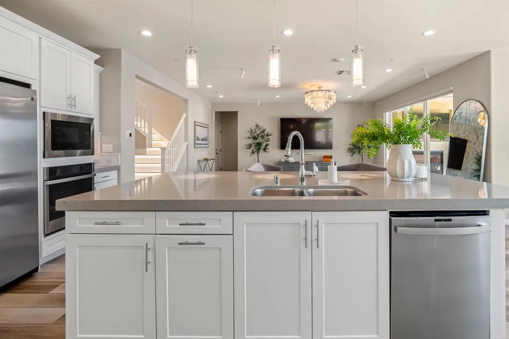 https://cdn.realtyfeed.com/cdn/127/306718724/5820dfd202f988bf178435bad36ec93a.webp