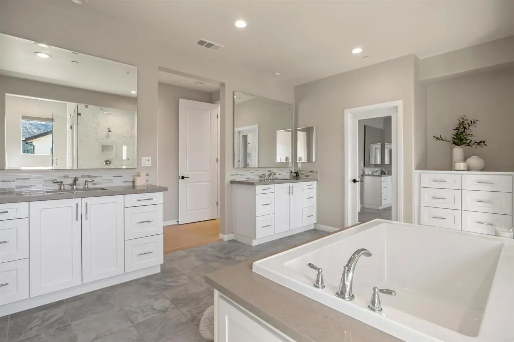 https://cdn.realtyfeed.com/cdn/127/306718724/8066df3ea9a487fbd9b4c8d65968d393.webp