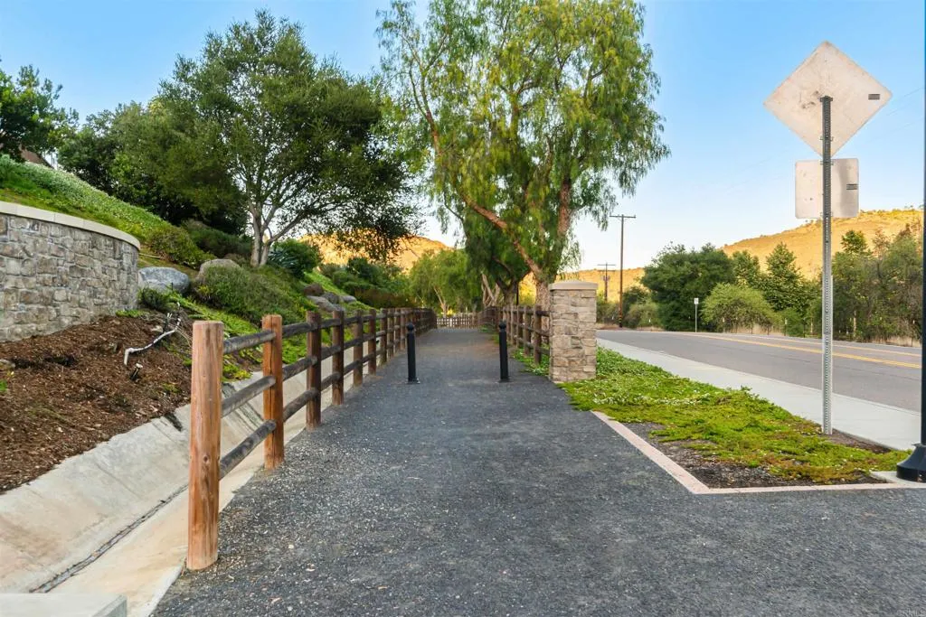 https://cdn.realtyfeed.com/cdn/127/306718724/d36b590005f052ad9fe080d3f5b7dce3.webp