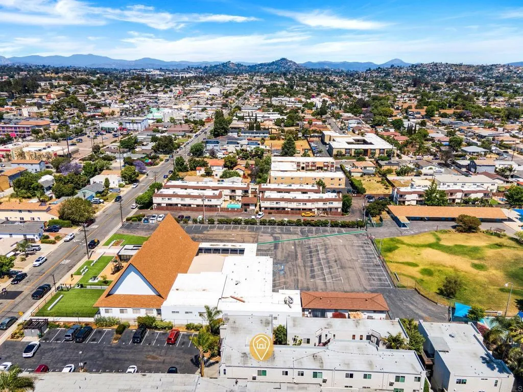 https://cdn.realtyfeed.com/cdn/127/306718726/4ccfee0e1710cd1766faff746fafe26c.webp