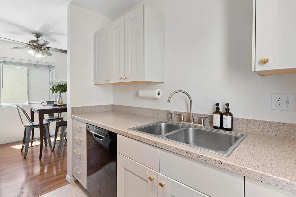 https://cdn.realtyfeed.com/cdn/127/306718726/7c64bc2e7c5e90e27b6242c41b46c4bc.webp