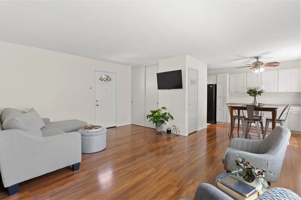 https://cdn.realtyfeed.com/cdn/127/306718726/8fef0fb0193f31e22907fa50f8b0e350.webp