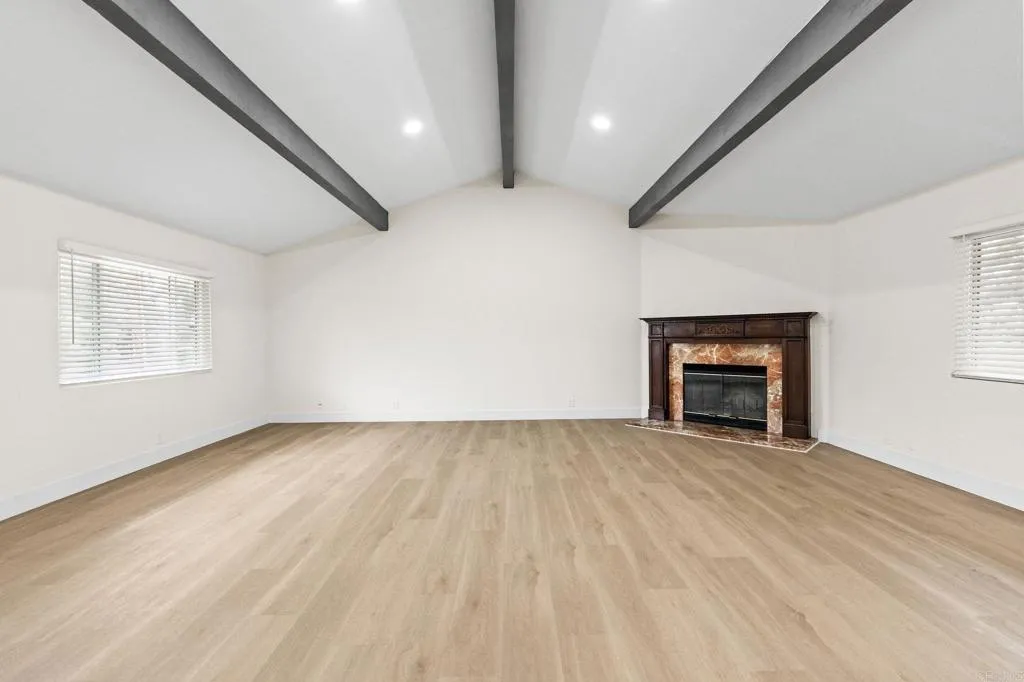 https://cdn.realtyfeed.com/cdn/127/306718733/0073d99bdce6894804a3c1876b5ef44d.webp