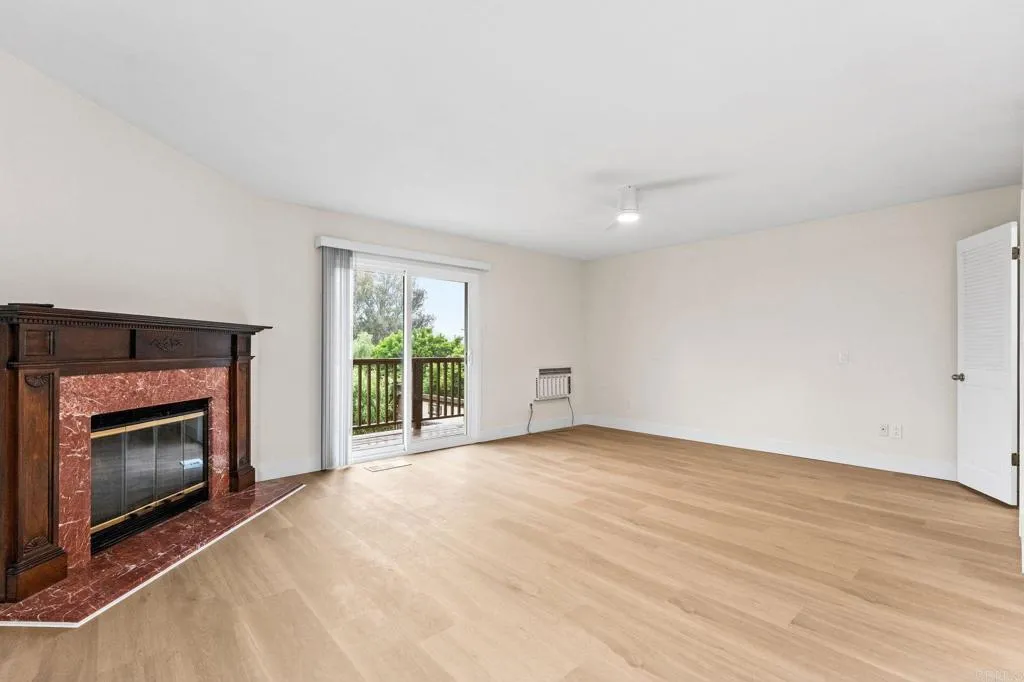 https://cdn.realtyfeed.com/cdn/127/306718733/7e51d6588d7e5ca24dc238cf2330f415.webp