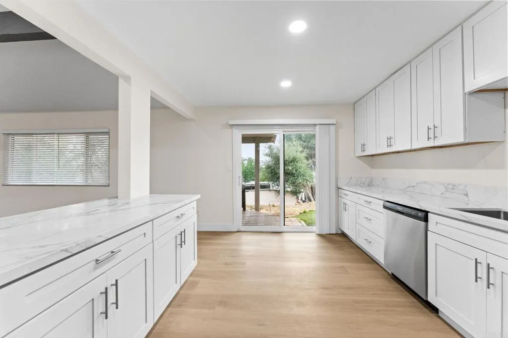 https://cdn.realtyfeed.com/cdn/127/306718733/883aadbf4e2278d1e87fb6dd5a10d37a.webp