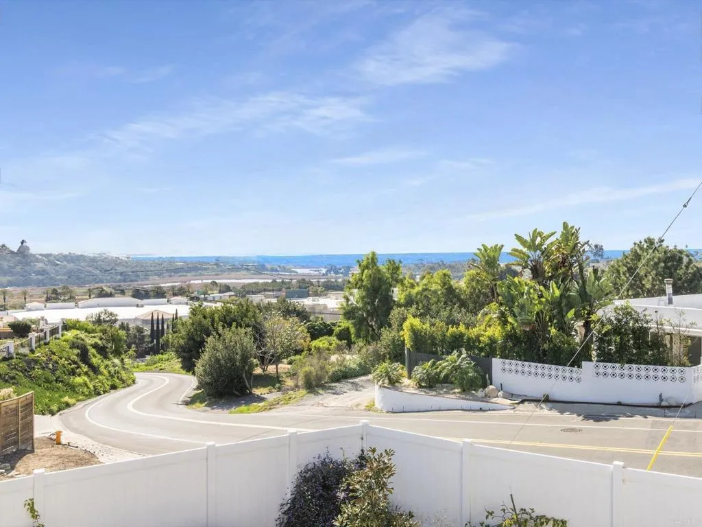 https://cdn.realtyfeed.com/cdn/127/306718749/e794bbbd3789e2b7c7b0005697b6d19d.webp